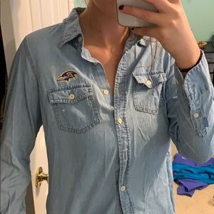 Jean ravens button up